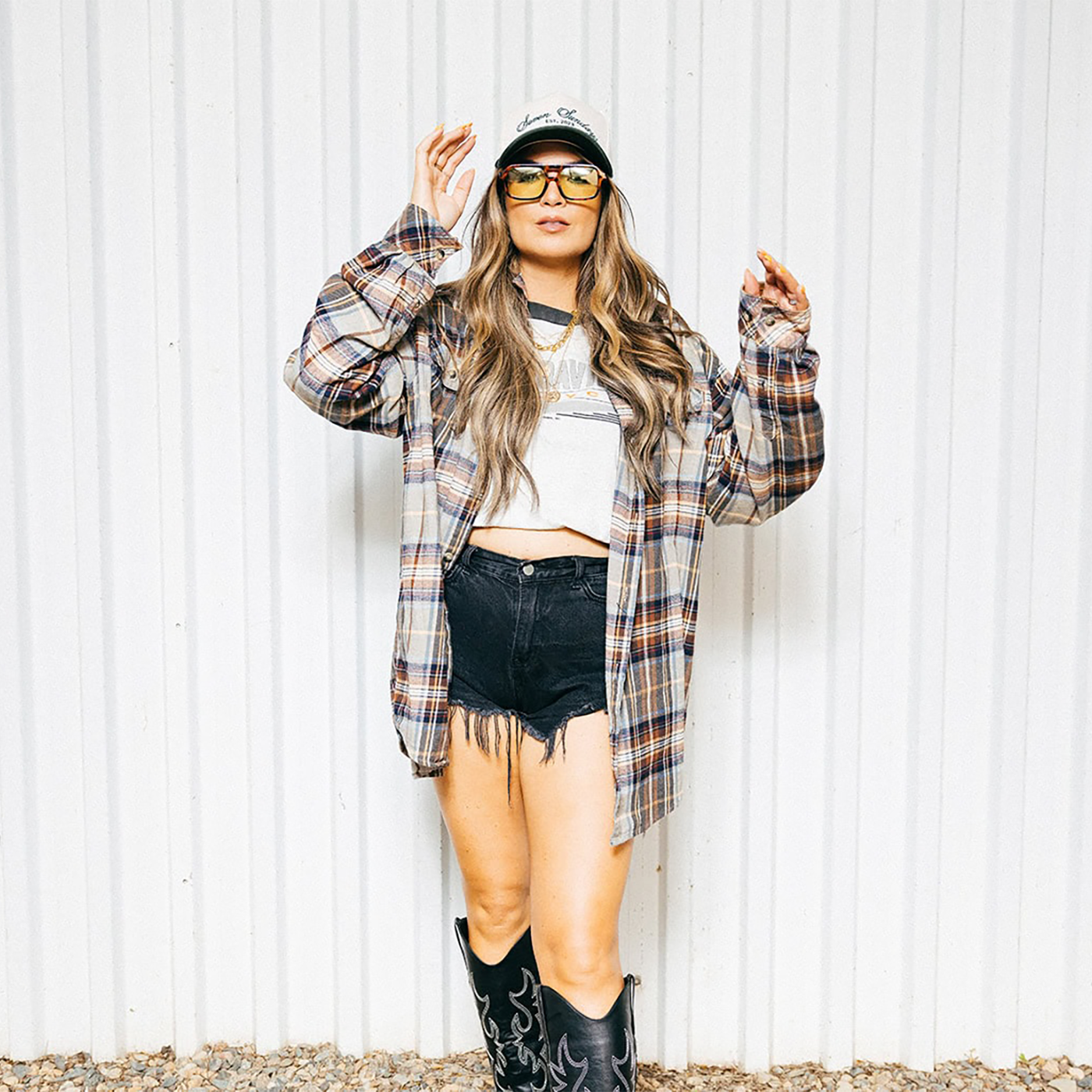 Jess Moskaluke visits KX105 Studios